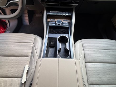 Used 2025 Lincoln Nautilus Reserve AWD/4WD image 11