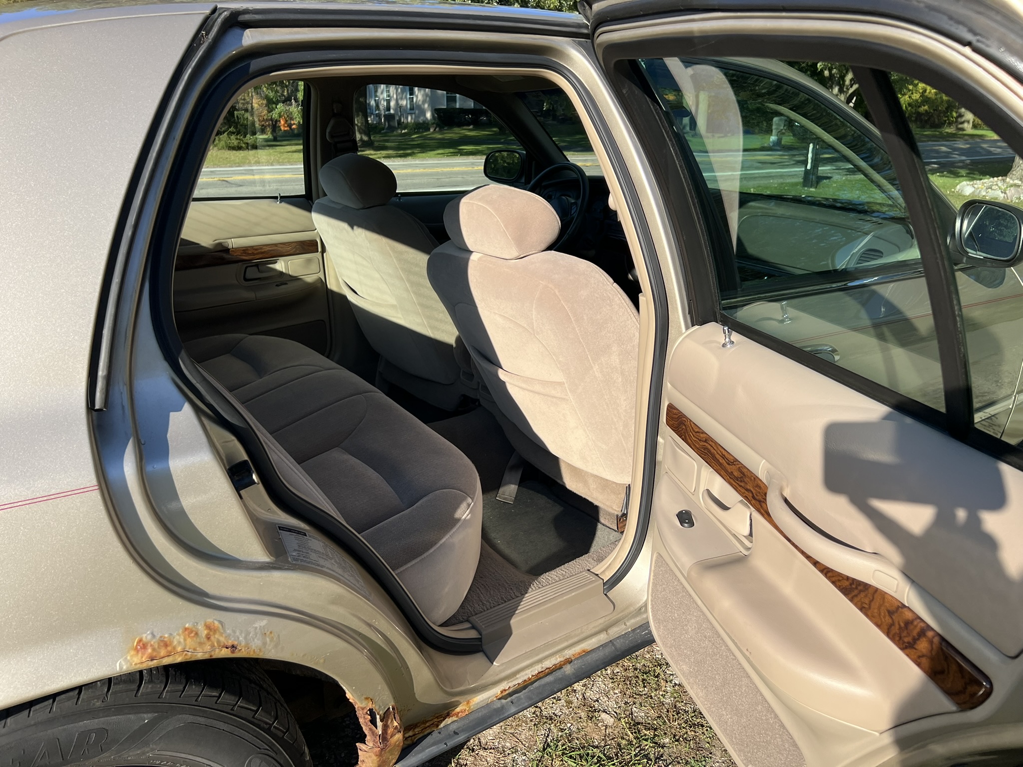 Used 1999 Mercury Grand Marquis LS RWD image 17