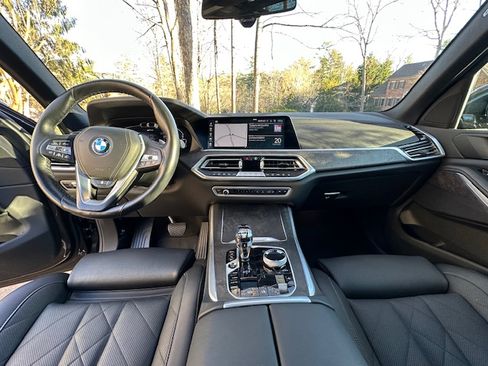 Used 2023 BMW X5 xDrive45e w/ Executive Package image 9