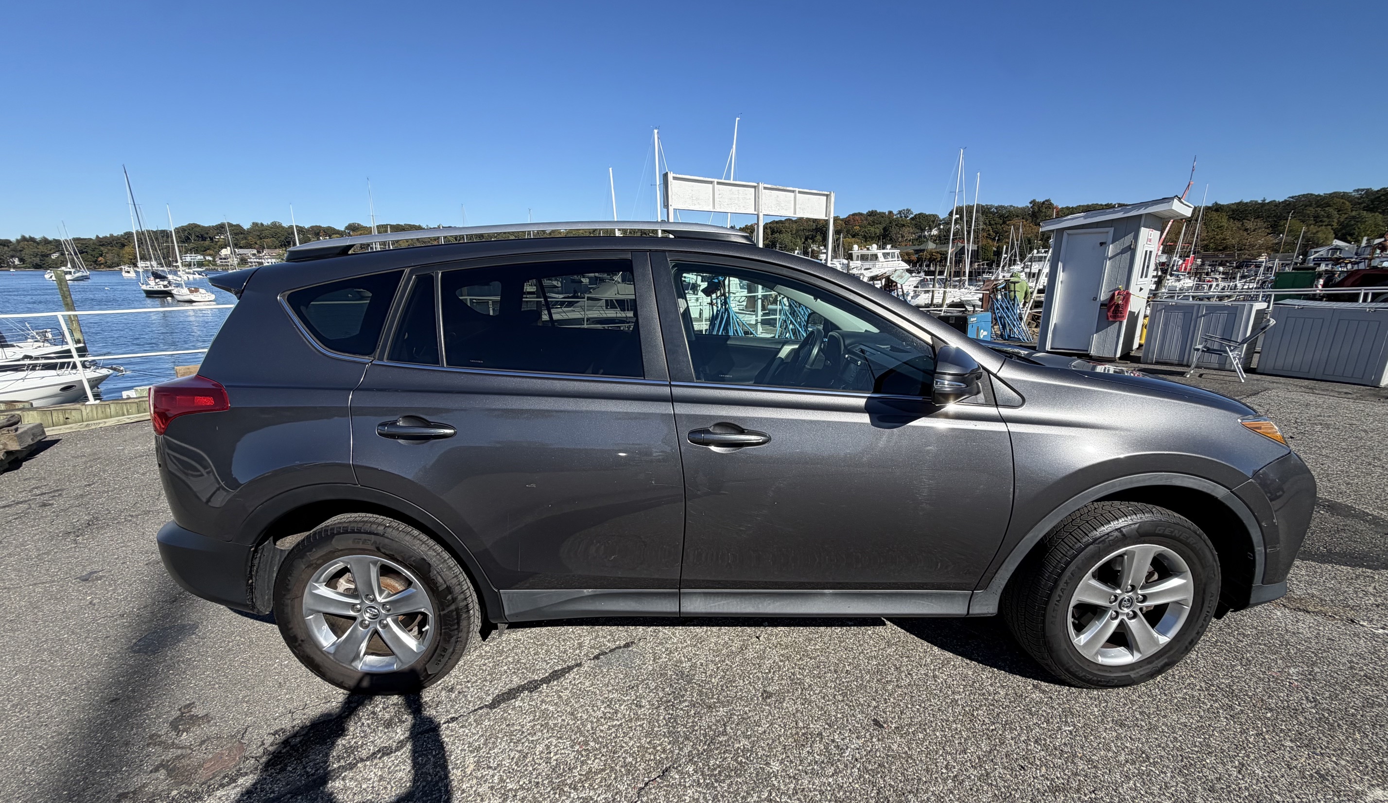 Used 2015 Toyota RAV4 XLE FWD image 6
