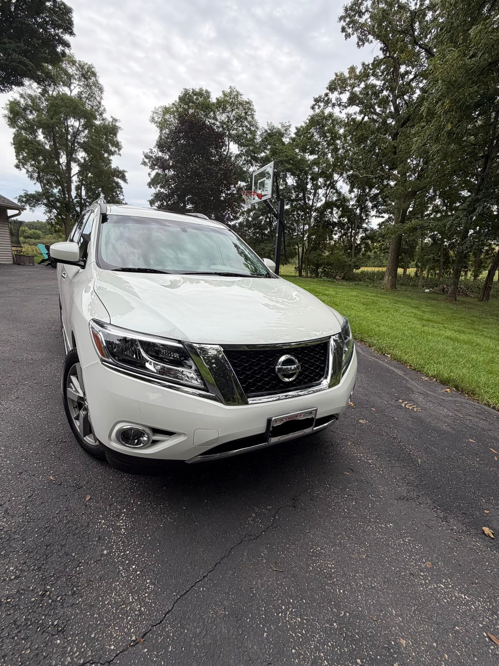 Used 2016 Nissan Pathfinder Platinum AWD/4WD image 1