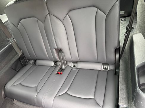 Used 2022 Audi Q7 2.0T Premium w/ Convenience Package image 11