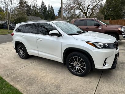 Used 2018 Toyota Highlander SE