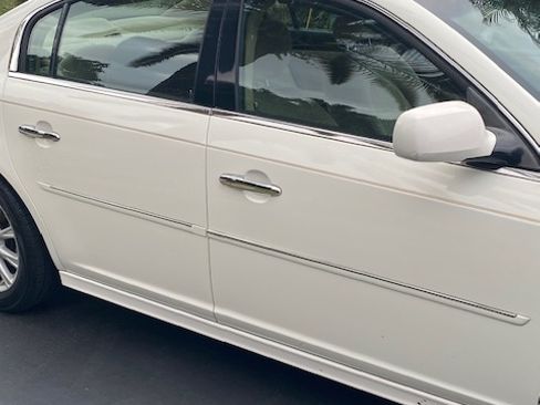 Used 2010 Buick Lucerne CX image 4