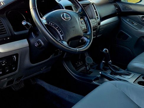 Used 2004 Lexus GX 470 image 12