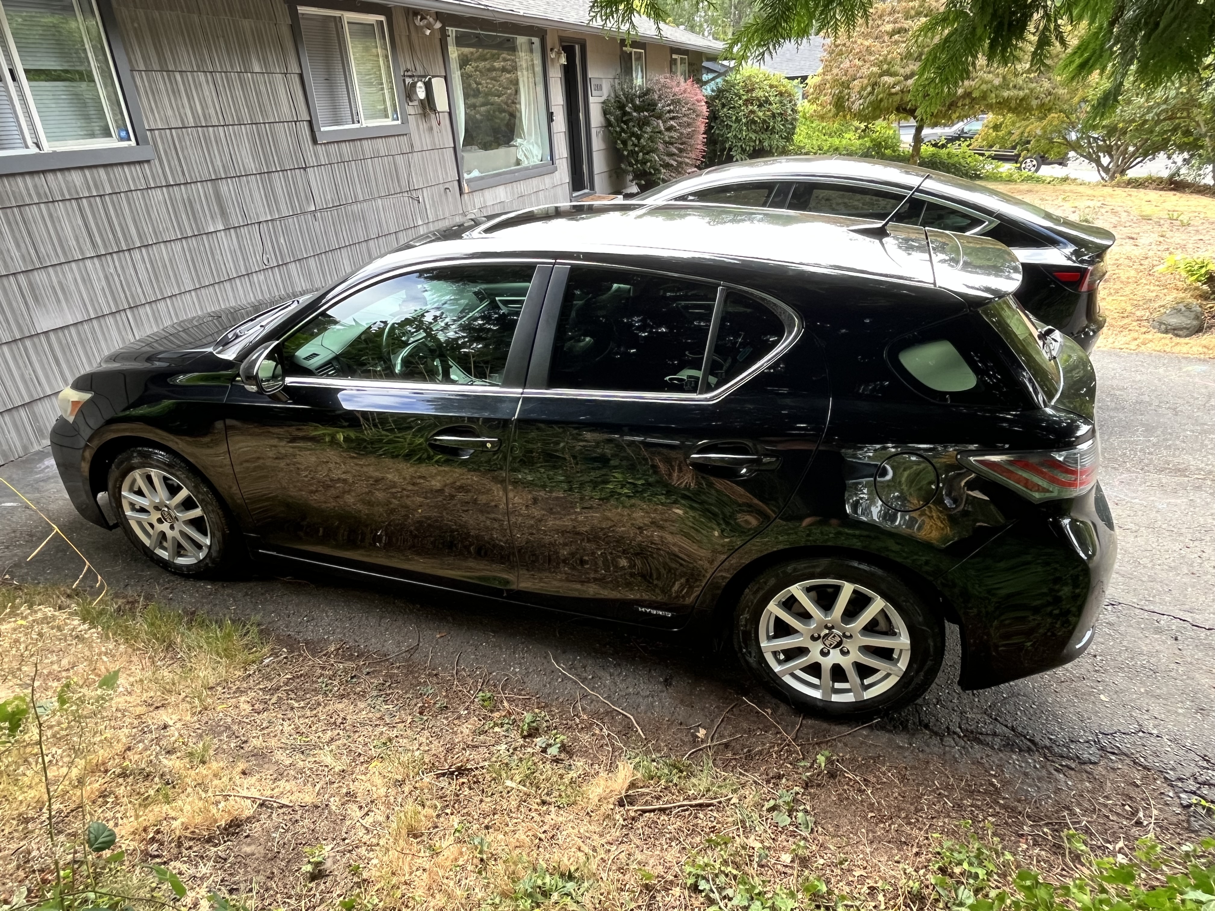 Used 2012 Lexus CT 200h Premium w/ Leather Pkg FWD image 10