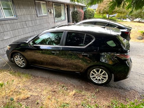 Used 2012 Lexus CT 200h Premium w/ Leather Pkg FWD image 10