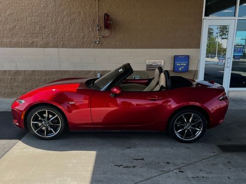 Used 2016 MAZDA MX-5 Miata Grand Touring image 2