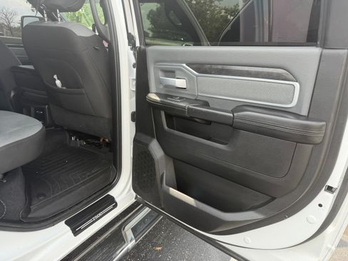 Used 2023 RAM 2500 Big Horn w/ Level 1 Equipment Group AWD/4WD image 23