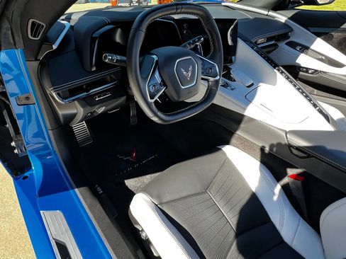 Used 2024 Chevrolet Corvette Stingray Convertible 2D image 15