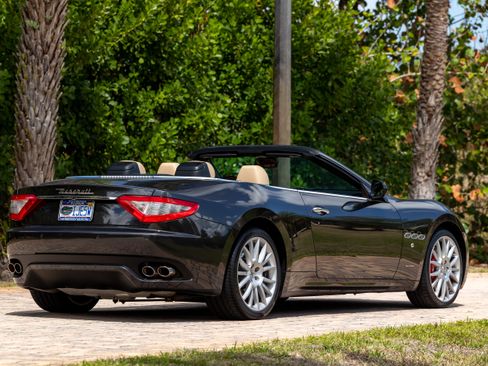 Used 2012 Maserati GranTurismo Convertible image 10