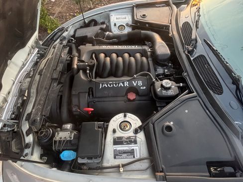 Used 2000 Jaguar XK8 Convertible image 10