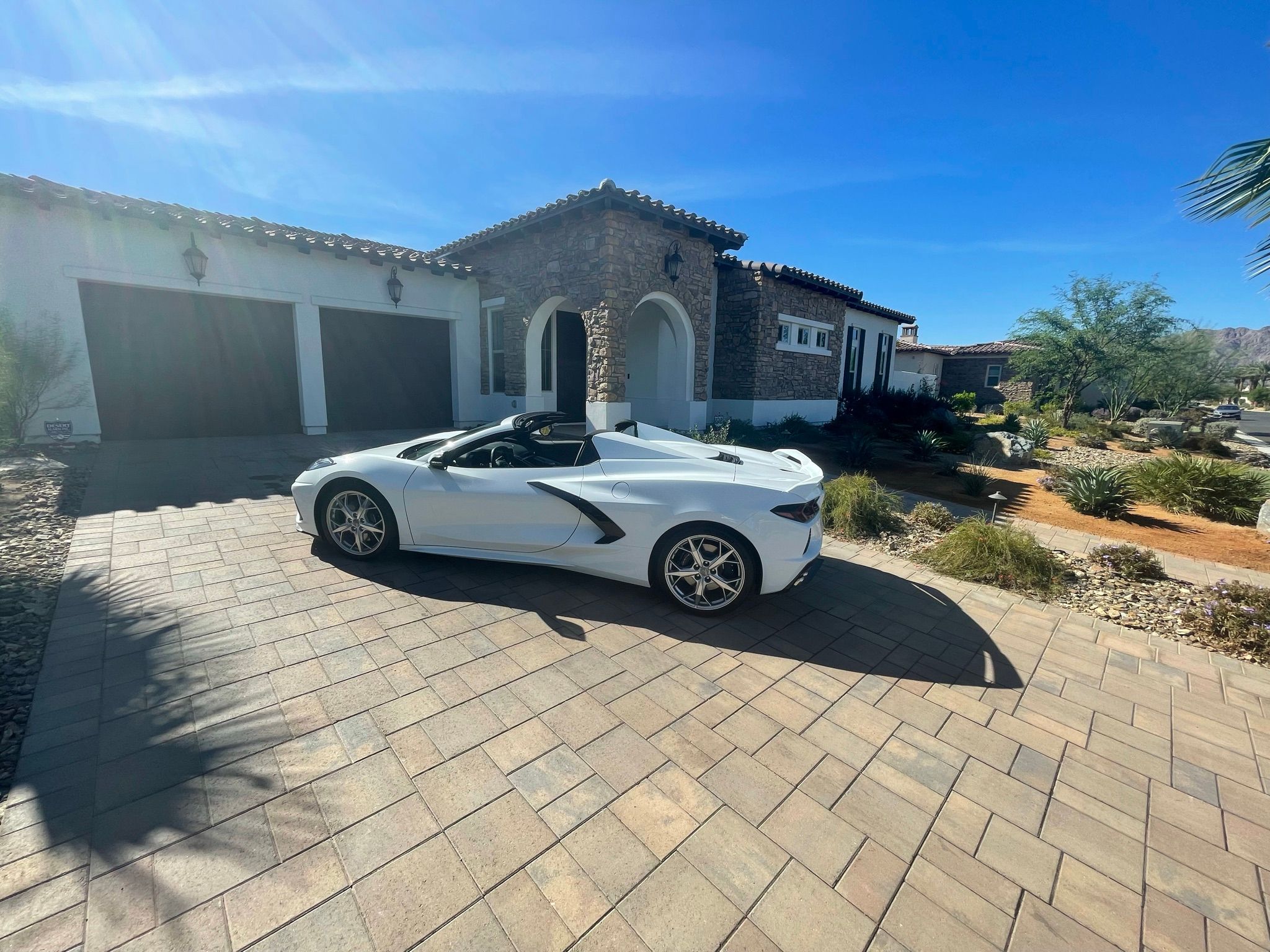 Used 2022 Chevrolet Corvette Stingray Convertible w/ Z51 Performance Package RWD image 15