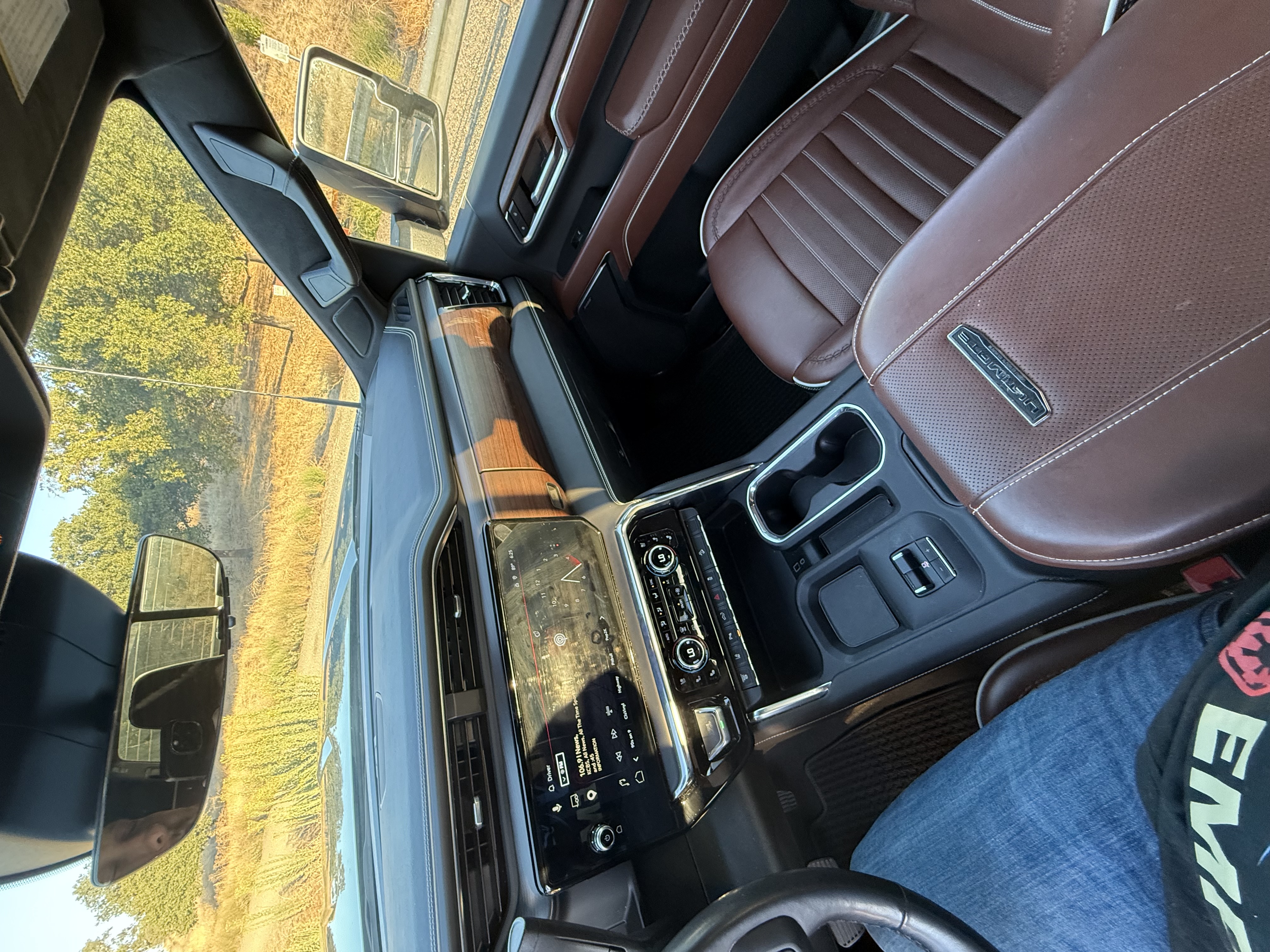 Used 2026 GMC Sierra 2500 Denali Ultimate AWD/4WD image 9
