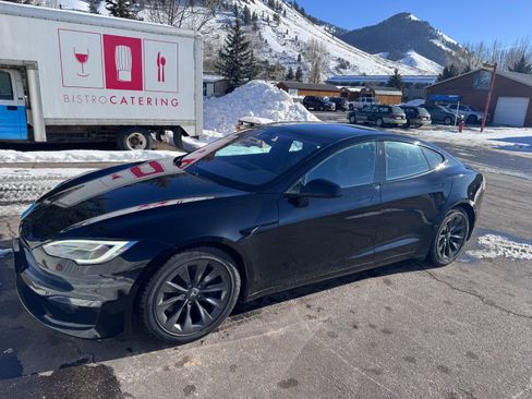 Used 2022 Tesla Model S Plaid image 1