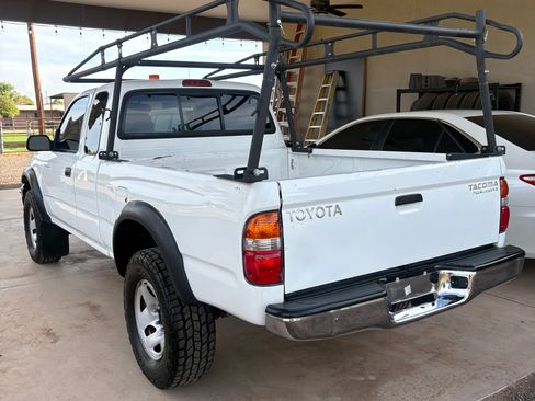 Used 2004 Toyota Tacoma PreRunner w/ SR5 Pkg RWD image 5