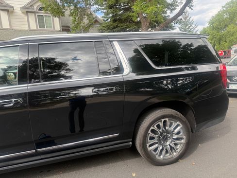 Used 2024 GMC Yukon XL Denali Ultimate AWD/4WD image 4