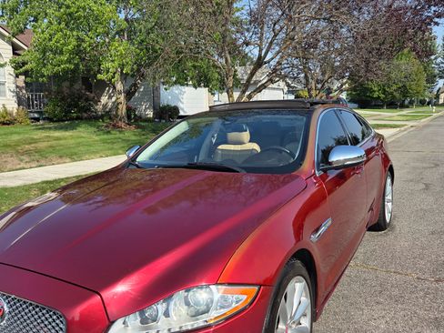 Used 2014 Jaguar XJ Sedan 4D image 2