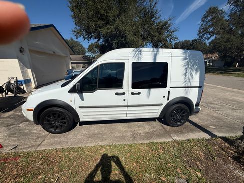 Used 2010 Ford Transit Connect XLT image 5