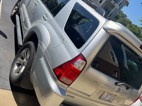 Used 2006 Toyota 4Runner Limited AWD/4WD image 5