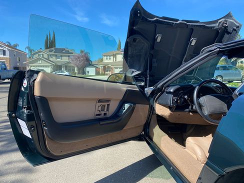 Used 1993 Chevrolet Corvette Coupe image 16