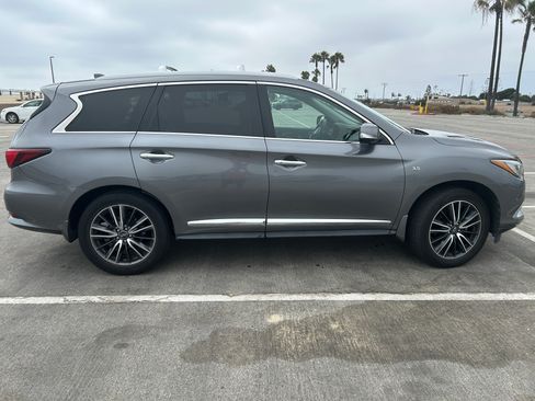 Used 2016 INFINITI QX60 Luxe w/ Deluxe Technology Package image 14
