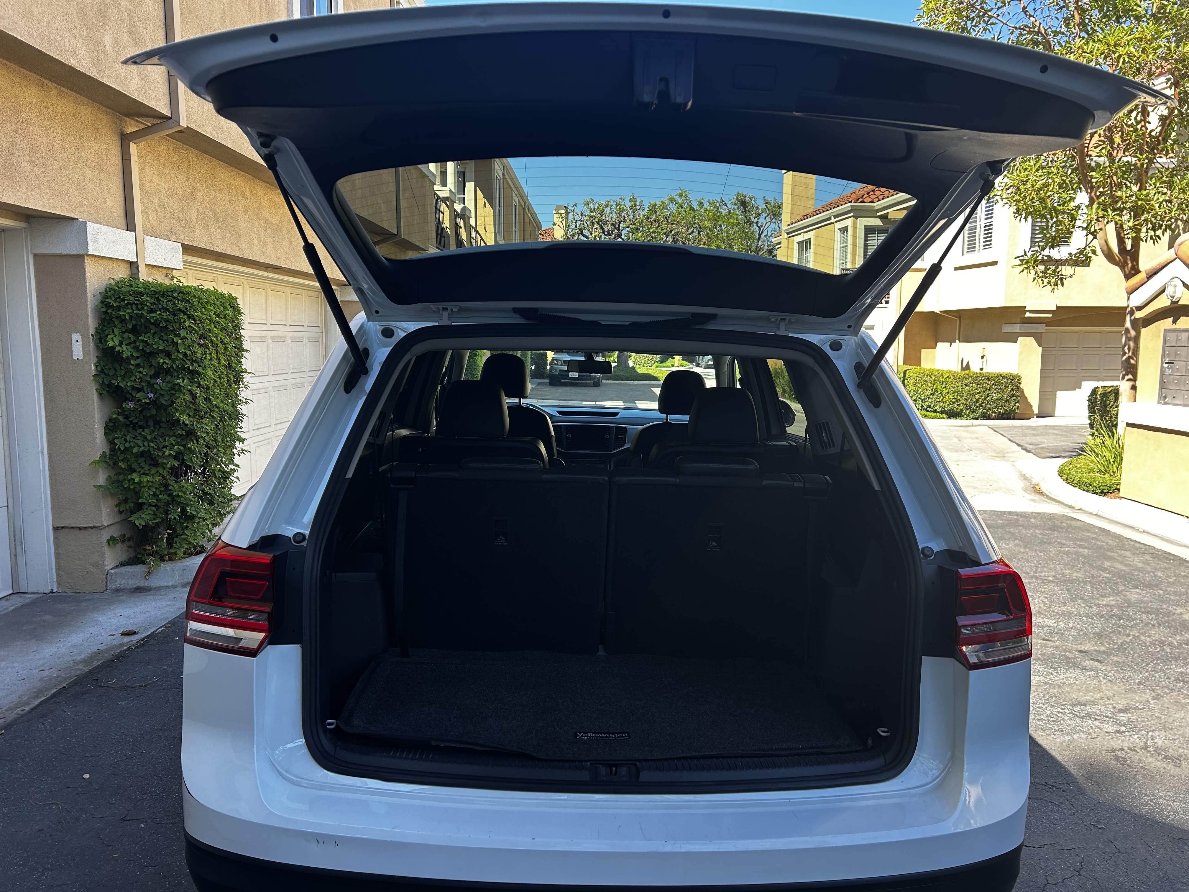 Used 2019 Volkswagen Atlas SE w/ Towing Package FWD image 8