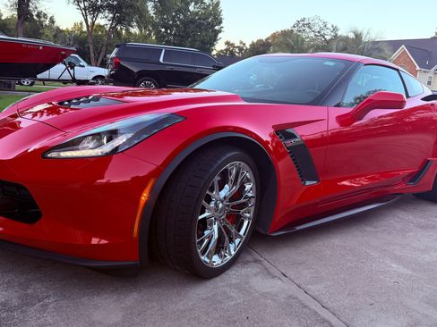 Used 2015 Chevrolet Corvette Z06 w/ 2LZ Preferred Equipment Group RWD image 9