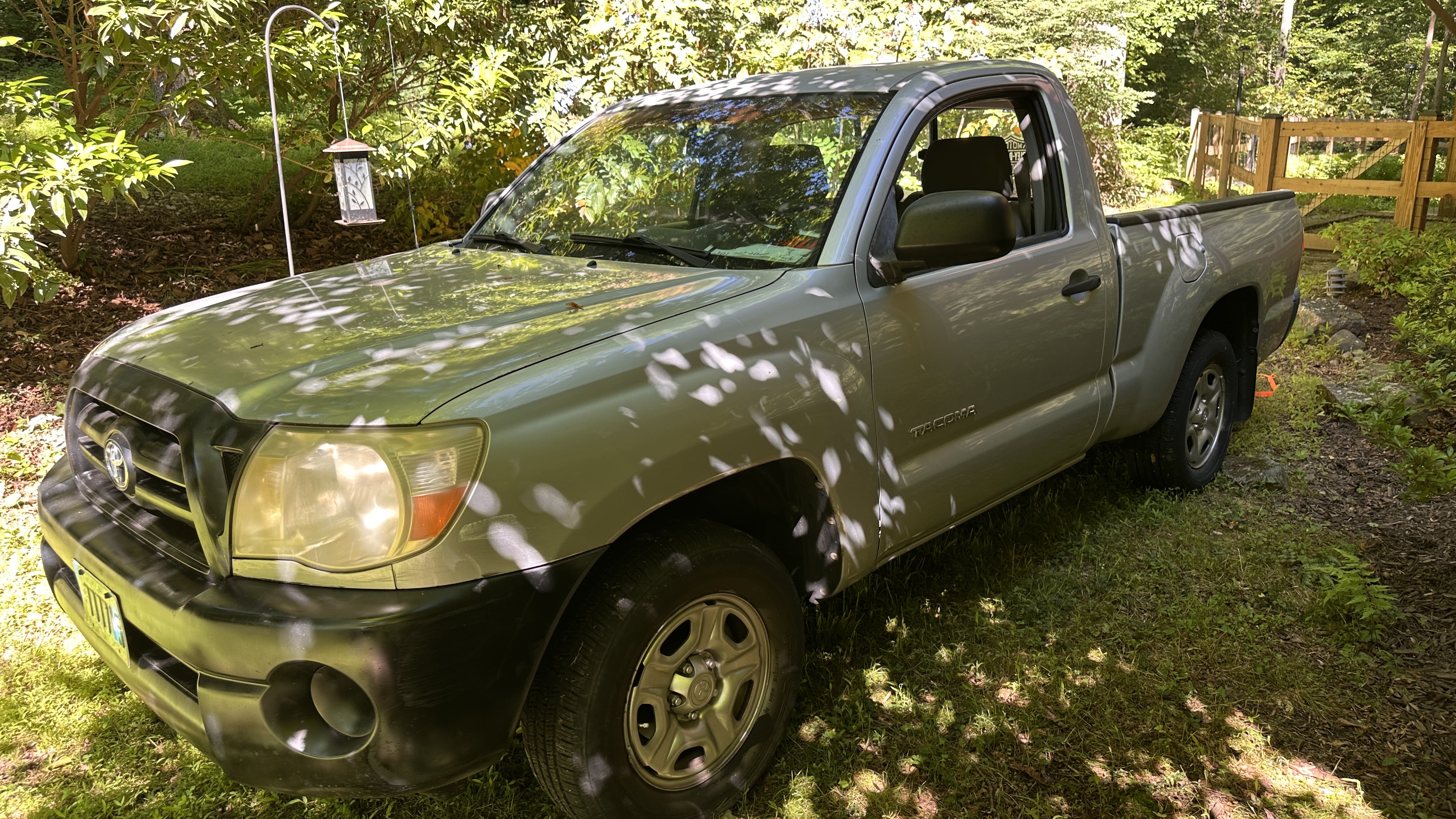 Used 2005 Toyota Tacoma 2WD Regular Cab image 2