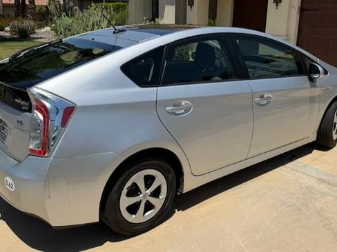 Used 2012 Toyota Prius Three w/ Solar Roof Pkg FWD image 5