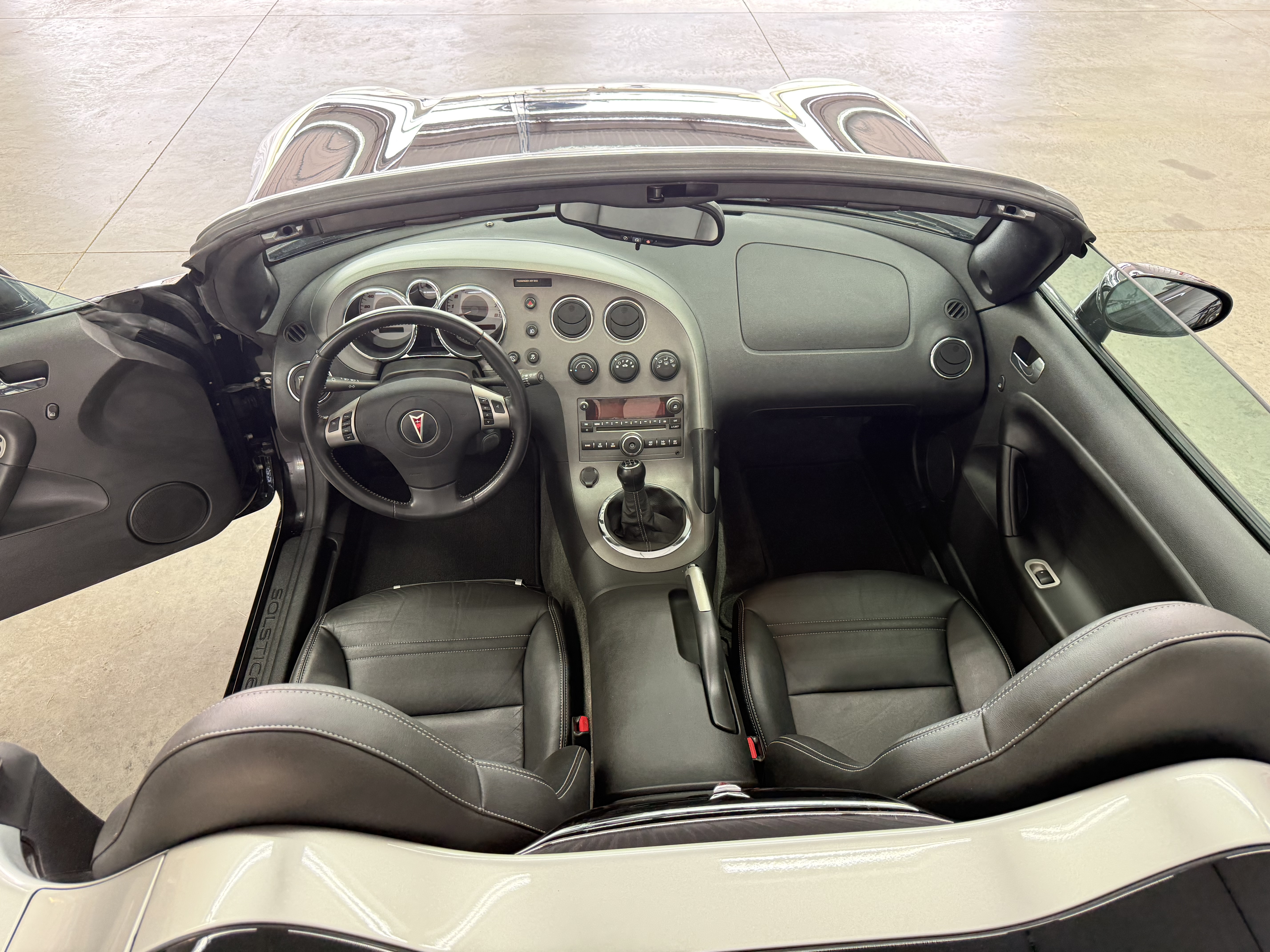 Used 2008 Pontiac Solstice Convertible w/ Premium Package RWD image 12