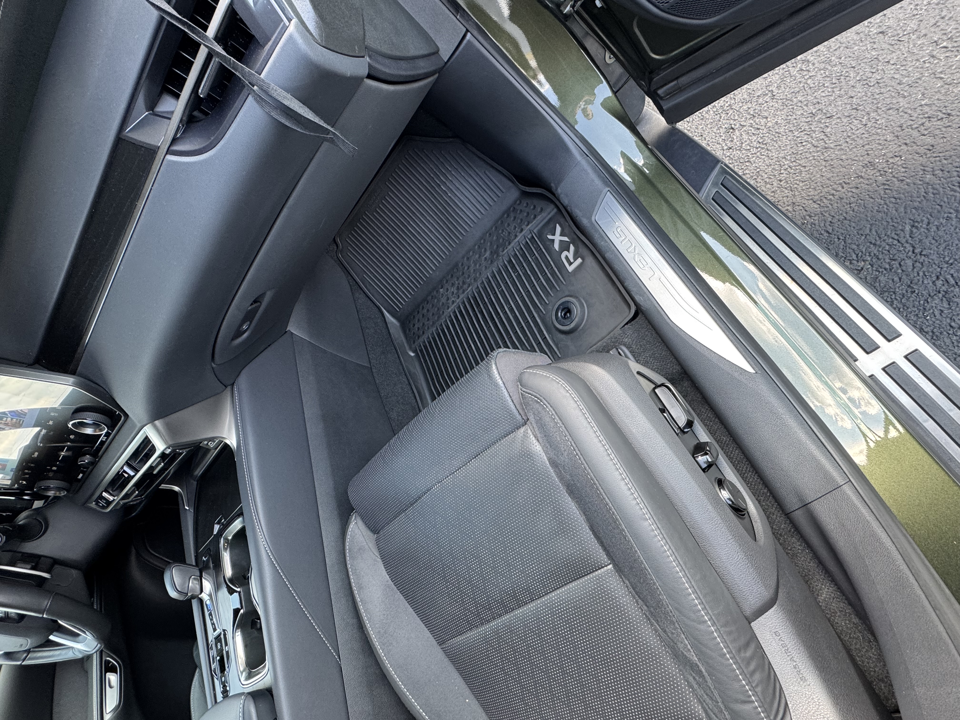 Used 2024 Lexus RX 350 w/ Convenience Package AWD/4WD image 8