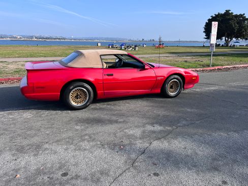 Used 1992 Pontiac Firebird Convertible image 2