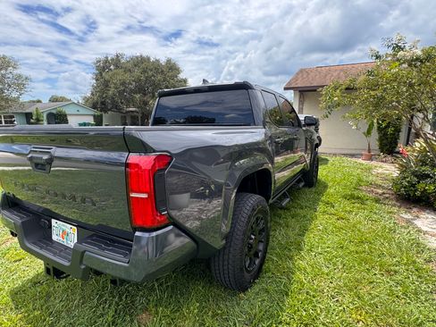 Used 2026 Toyota Tacoma SR5 AWD/4WD image 5