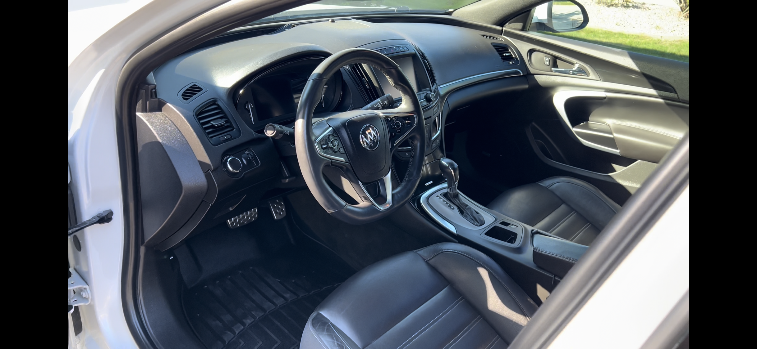 Used 2017 Buick Regal GS w/ Driver Confidence Package #2 AWD/4WD image 10