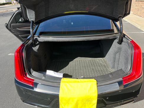 Used 2019 Cadillac XTS Luxury image 9