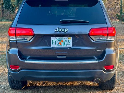 Used 2017 Jeep Grand Cherokee Limited w/ Luxury Group II image 5