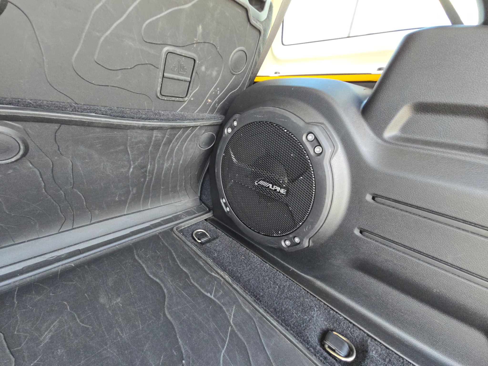 Used 2020 Jeep Wrangler Unlimited Sahara w/ Uconnect 4C Nav & Sound Group AWD/4WD image 13