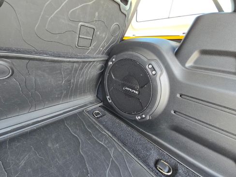 Used 2020 Jeep Wrangler Unlimited Sahara w/ Uconnect 4C Nav & Sound Group AWD/4WD image 13