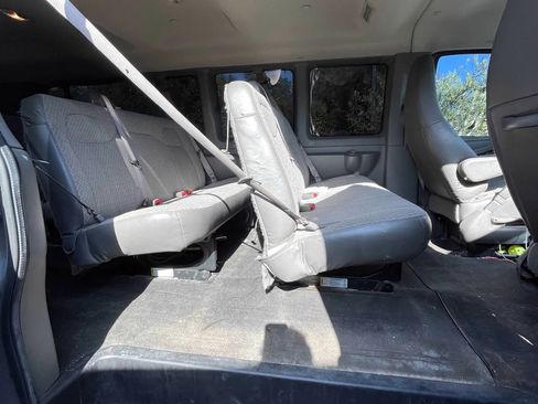 Used 2017 Chevrolet Express 3500 LT w/ LT Preferred Equipment Group image 6
