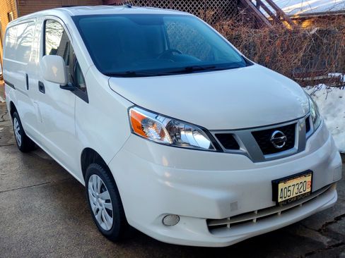 Used 2021 Nissan NV200 SV image 2
