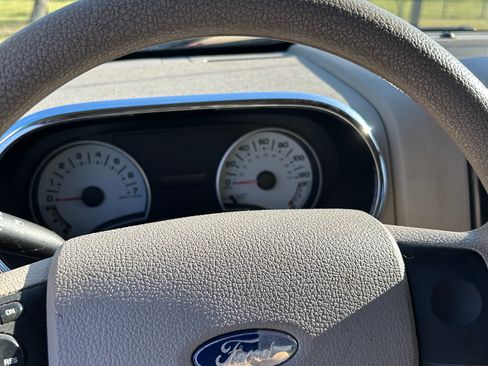 Used 2007 Ford Explorer Sport Trac XLT image 6