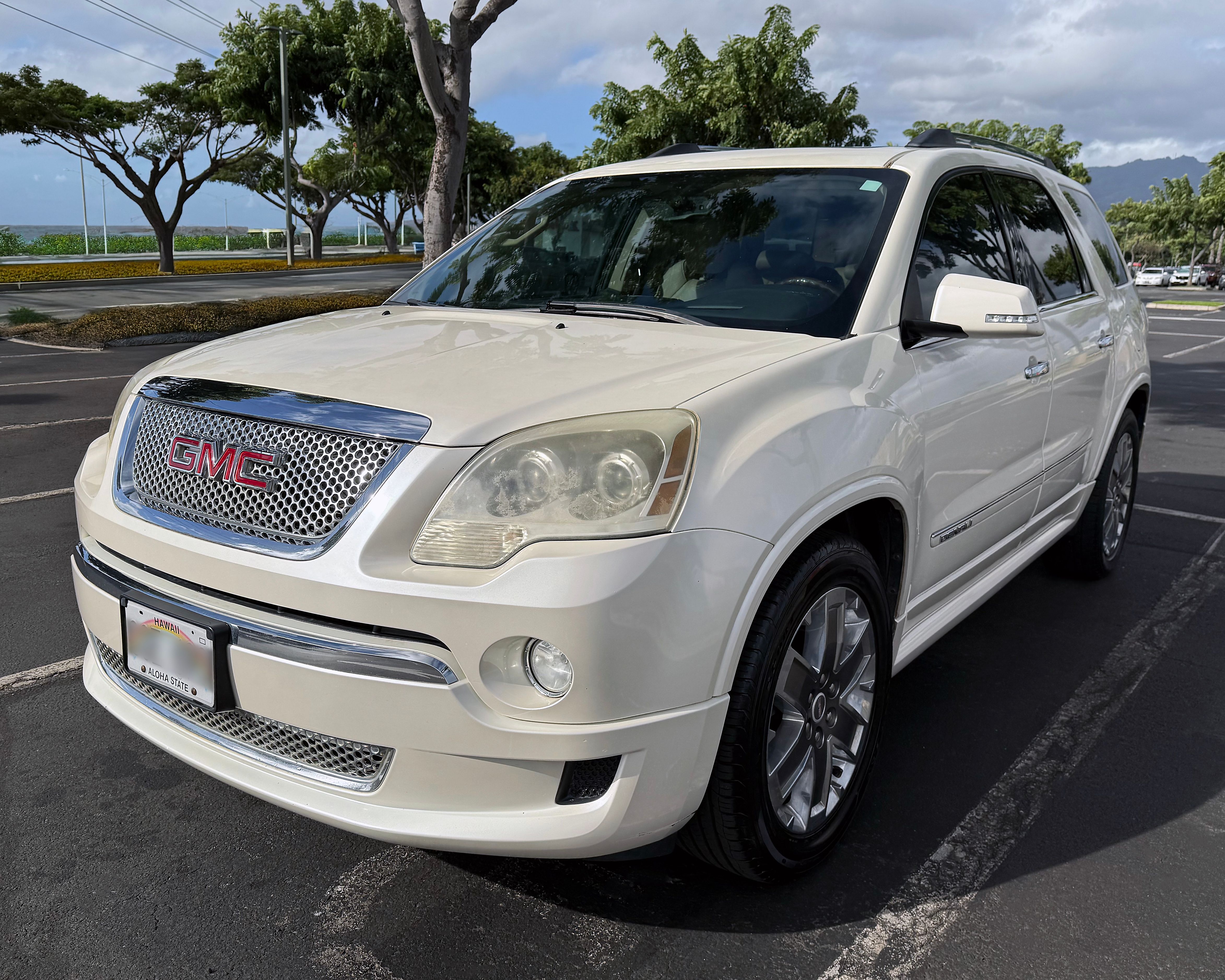 Used 2012 GMC Acadia Denali AWD/4WD image 2