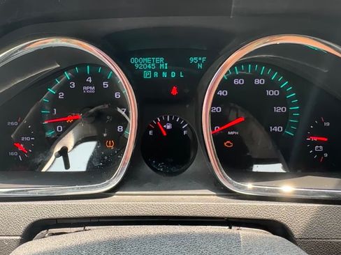 Used 2012 Chevrolet Traverse LT FWD image 18