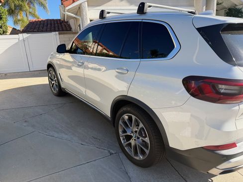 Used 2021 BMW X5 xDrive45e w/ Premium Package image 4