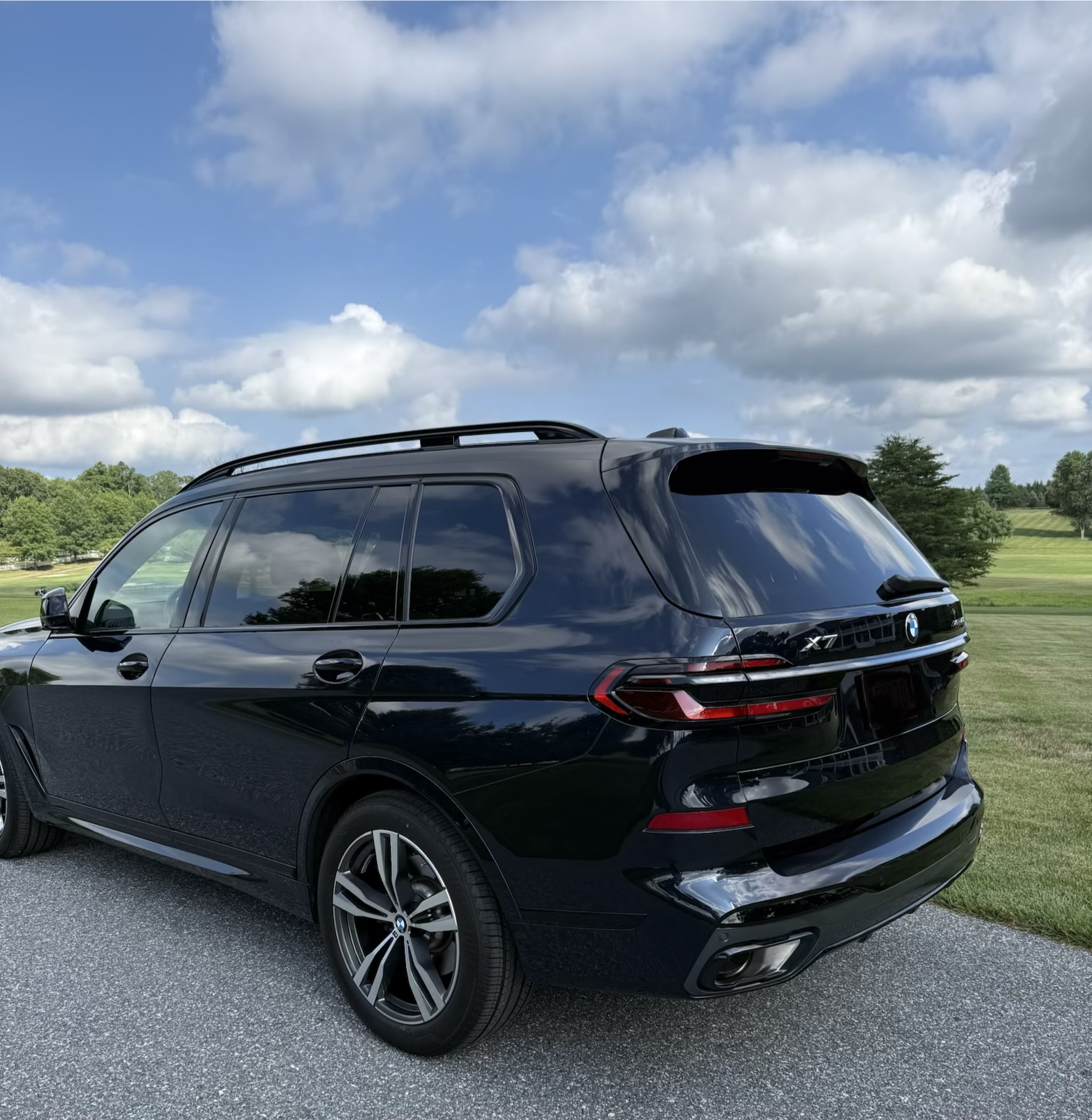 Used 2026 BMW X7 xDrive40i w/ M Sport Package AWD/4WD image 9