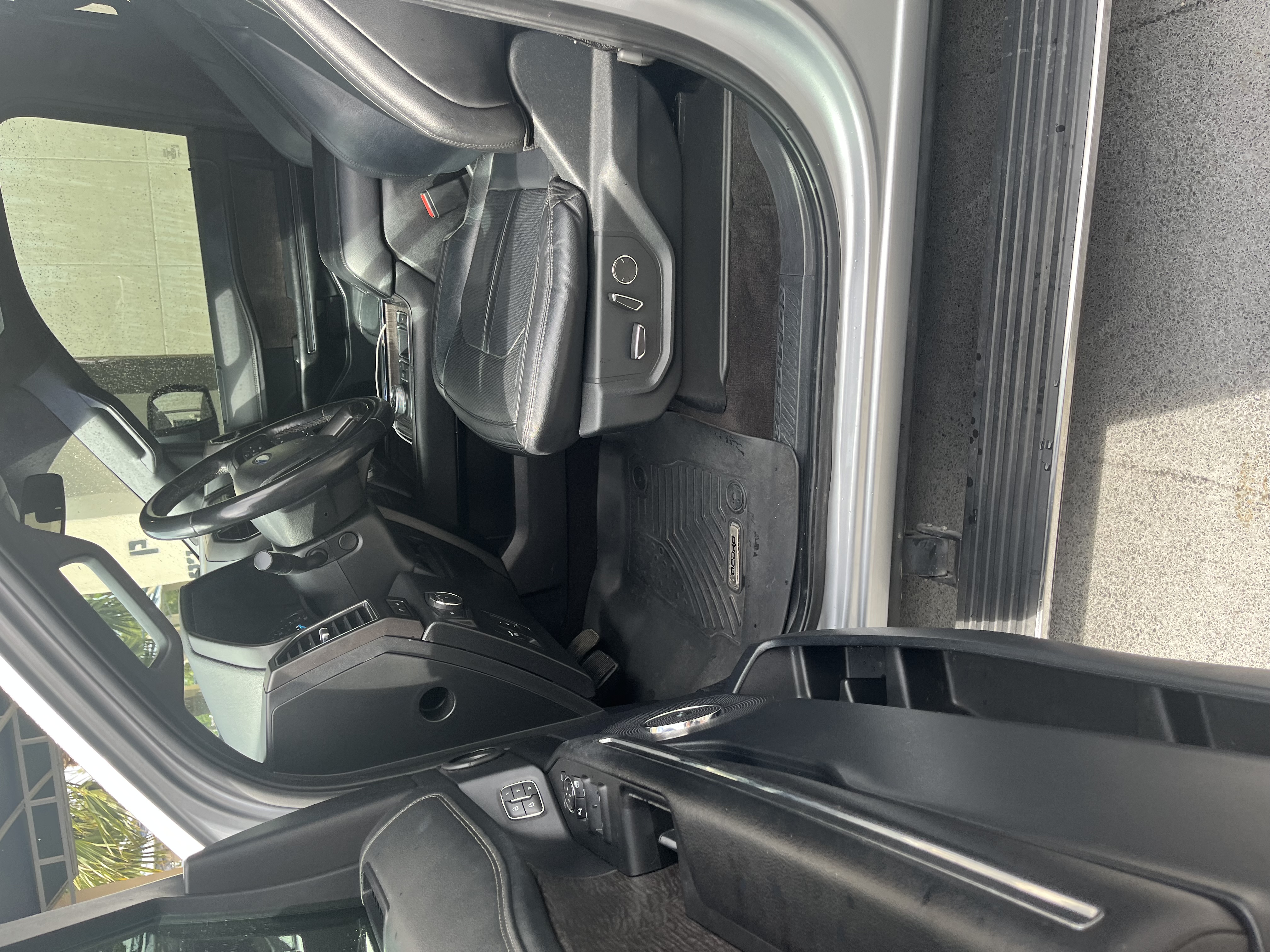 Used 2020 Ford Expedition Max Limited RWD image 27