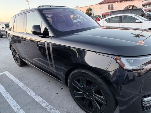 Used 2022 Land Rover Range Rover SE image 4