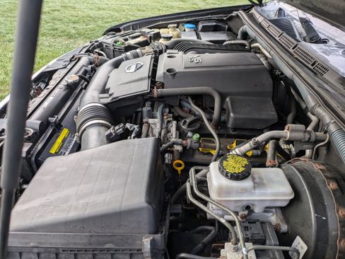 Used 2011 Nissan Frontier SV w/ SV Premium Utility Pkg image 11