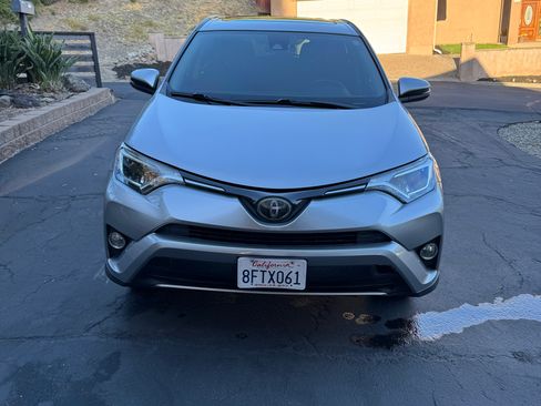 Used 2018 Toyota RAV4 XLE w/ All Weather Liner Package FWD image 5